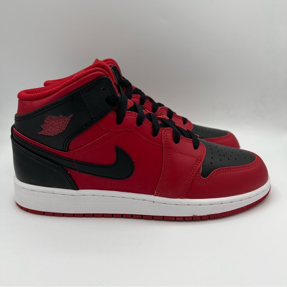 NWB Air Jordan 1 Mid GS Reverse Bred (2021) Sneakers - Picture 3 of 9